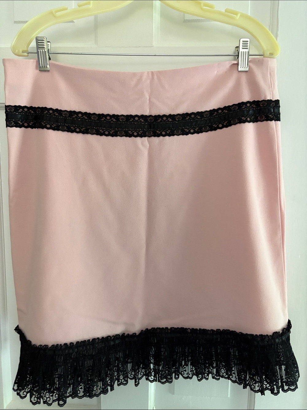 Arden B Pink Mini Skirt with Black Lace Trim L - Picture 2 of 11